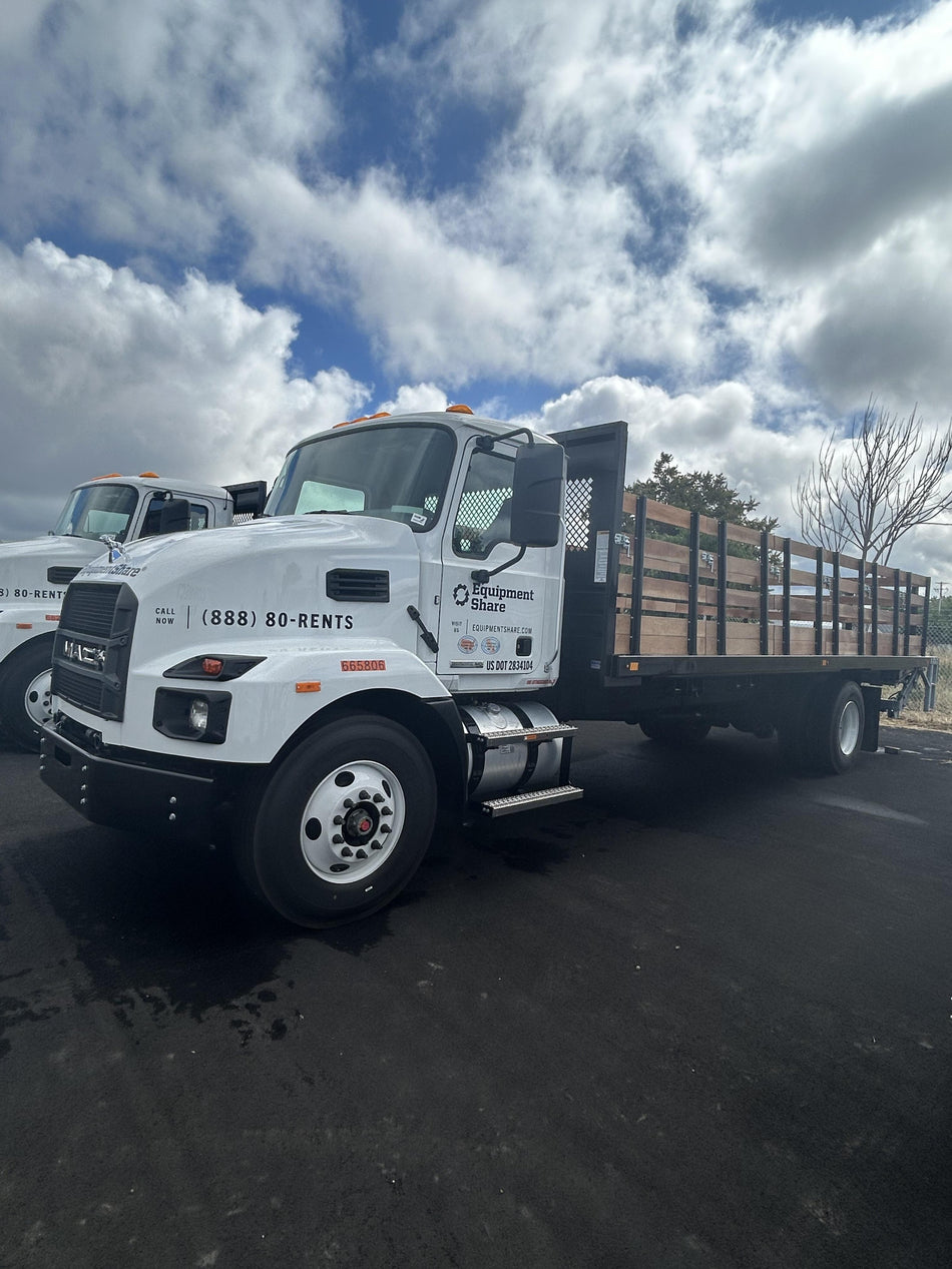 2026 MACK MD742 - Stake Bed Liftgate Reg Cab Diesel