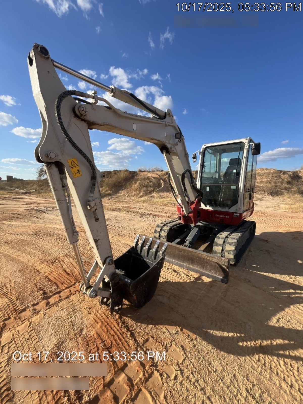 2023 TAKEUCHI TB250-2CR