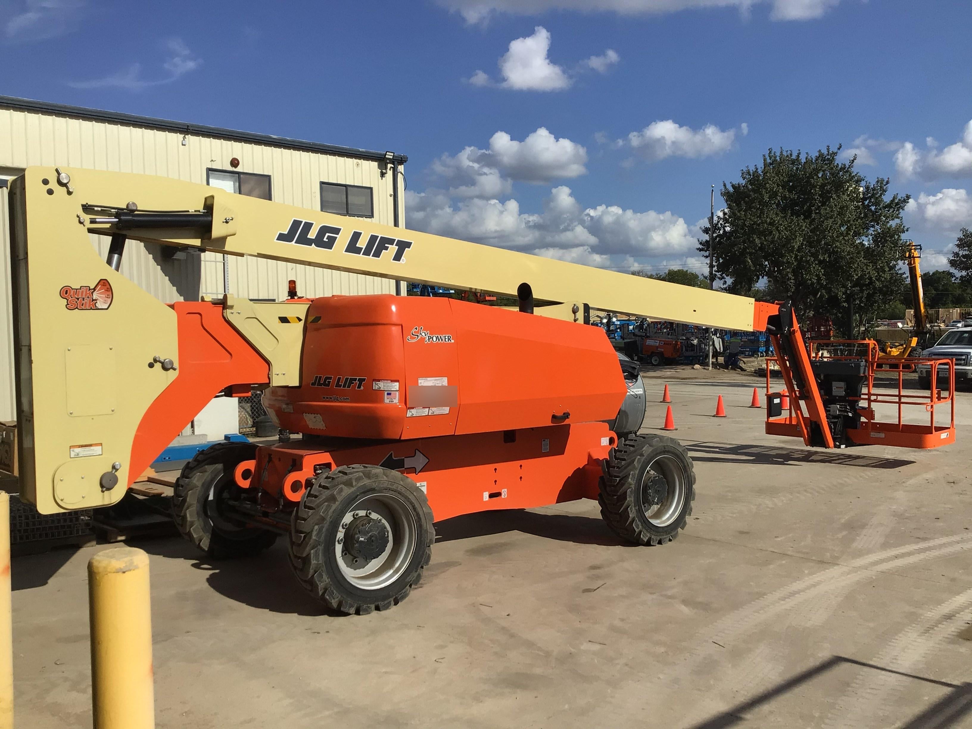 2021 JLG 800AJ