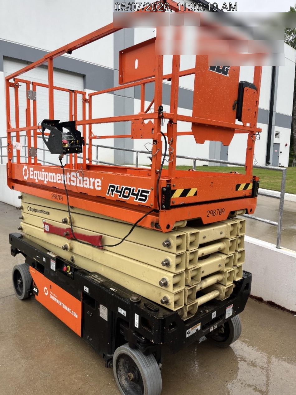 2023 JLG R4045