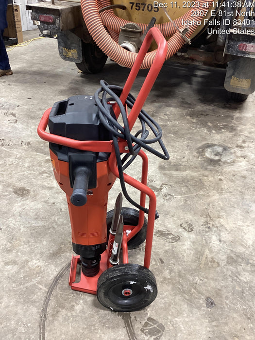2023 HILTI TE 3000-AVR