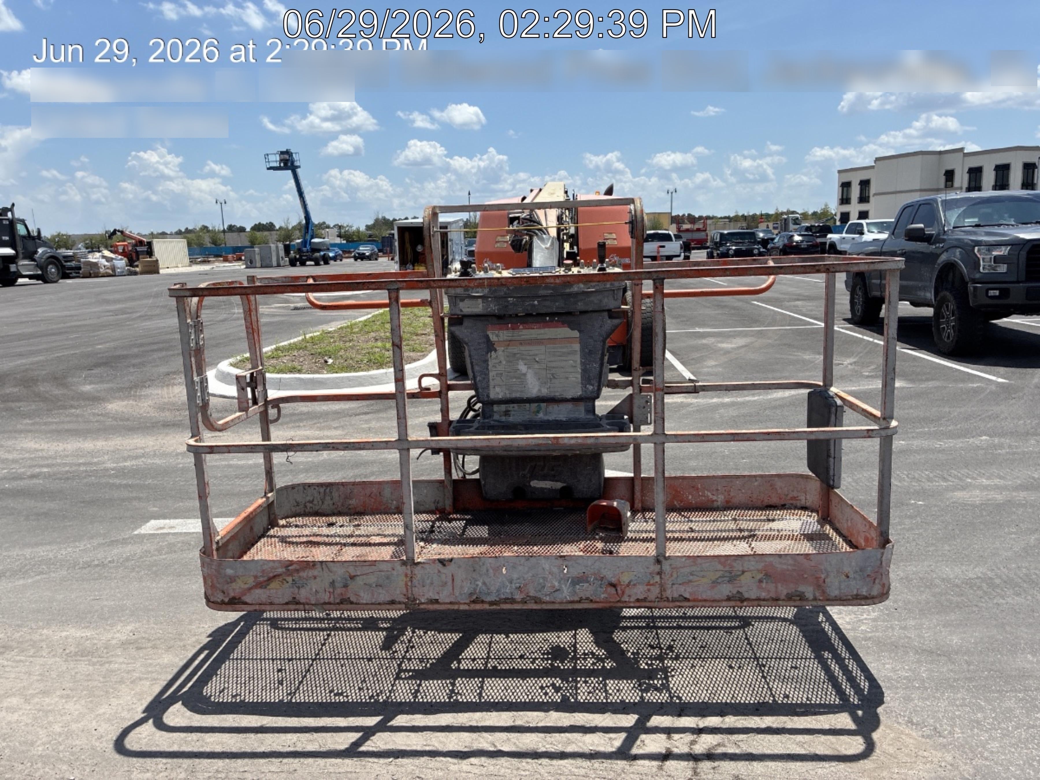 2022 JLG 660SJ
