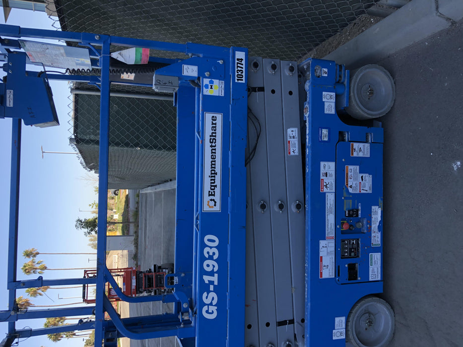 2020 Genie GS-1930 Solid Non Marking Tires, Beacon, Folding rails with half height swing gate, 800W Inverter