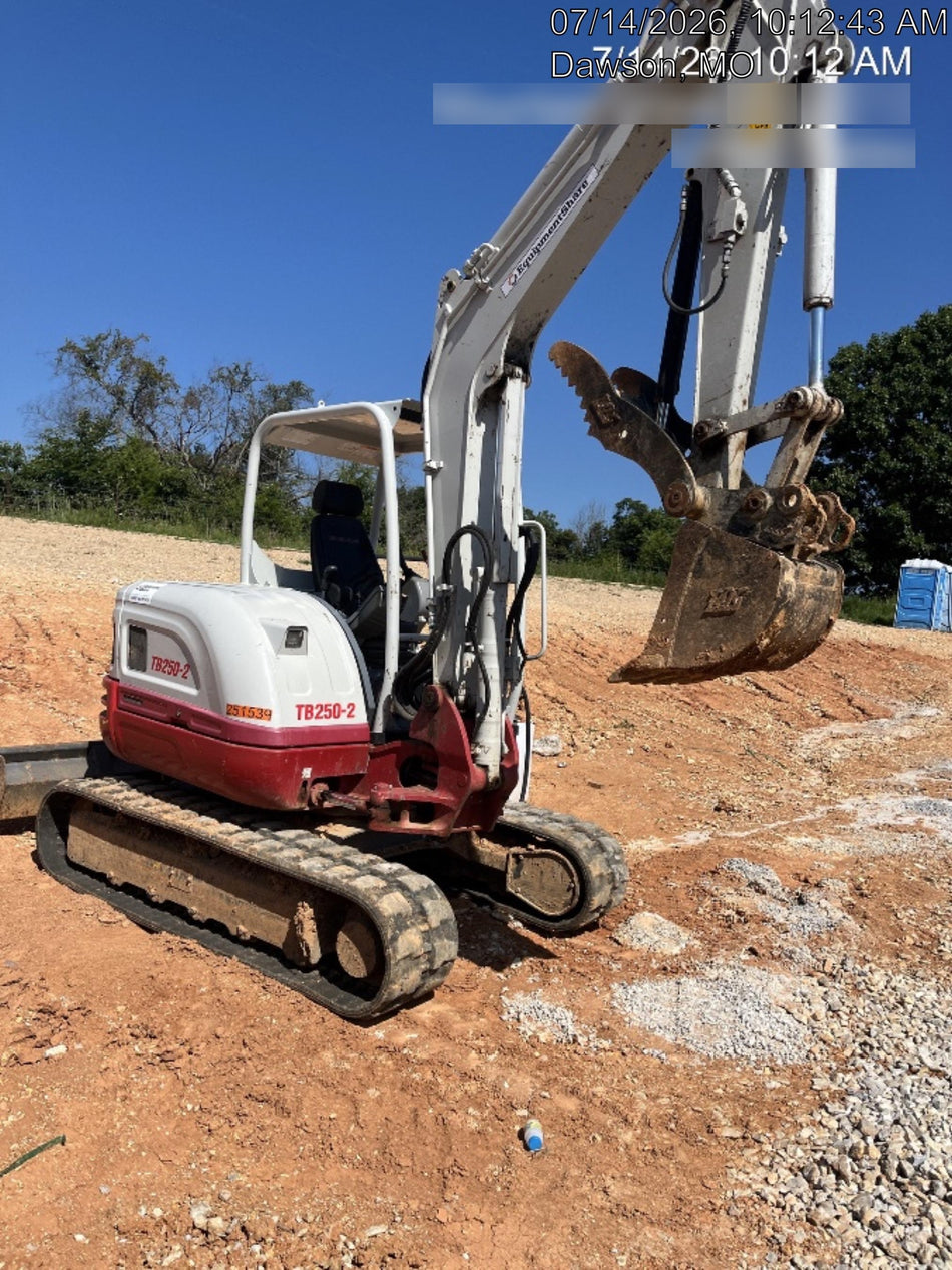 2022 TAKEUCHI TB250-2R