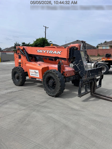 2018 Skytrak 8042 JLG Skytrak 8042, Solid Tires (shipping-Boss), Open ROPS, Beacon and Work Light Package