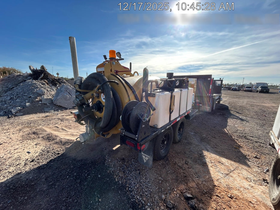 2022 Vac-Tron LP573XDT T4 Koehler Diesel Engine, 500 Gallon Debris Tank, x2 100 Gallon Water Tanks