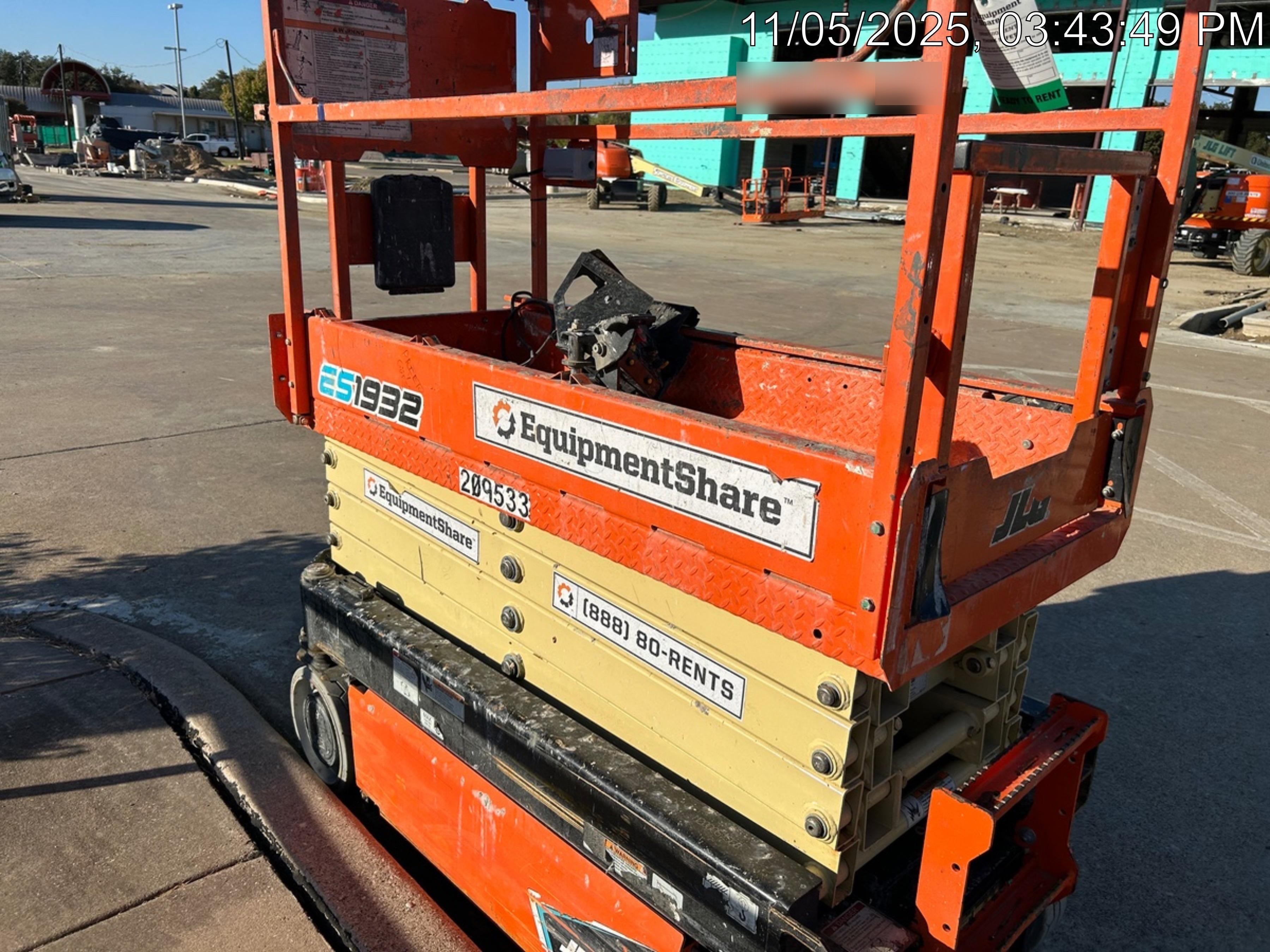 2022 JLG ES1932