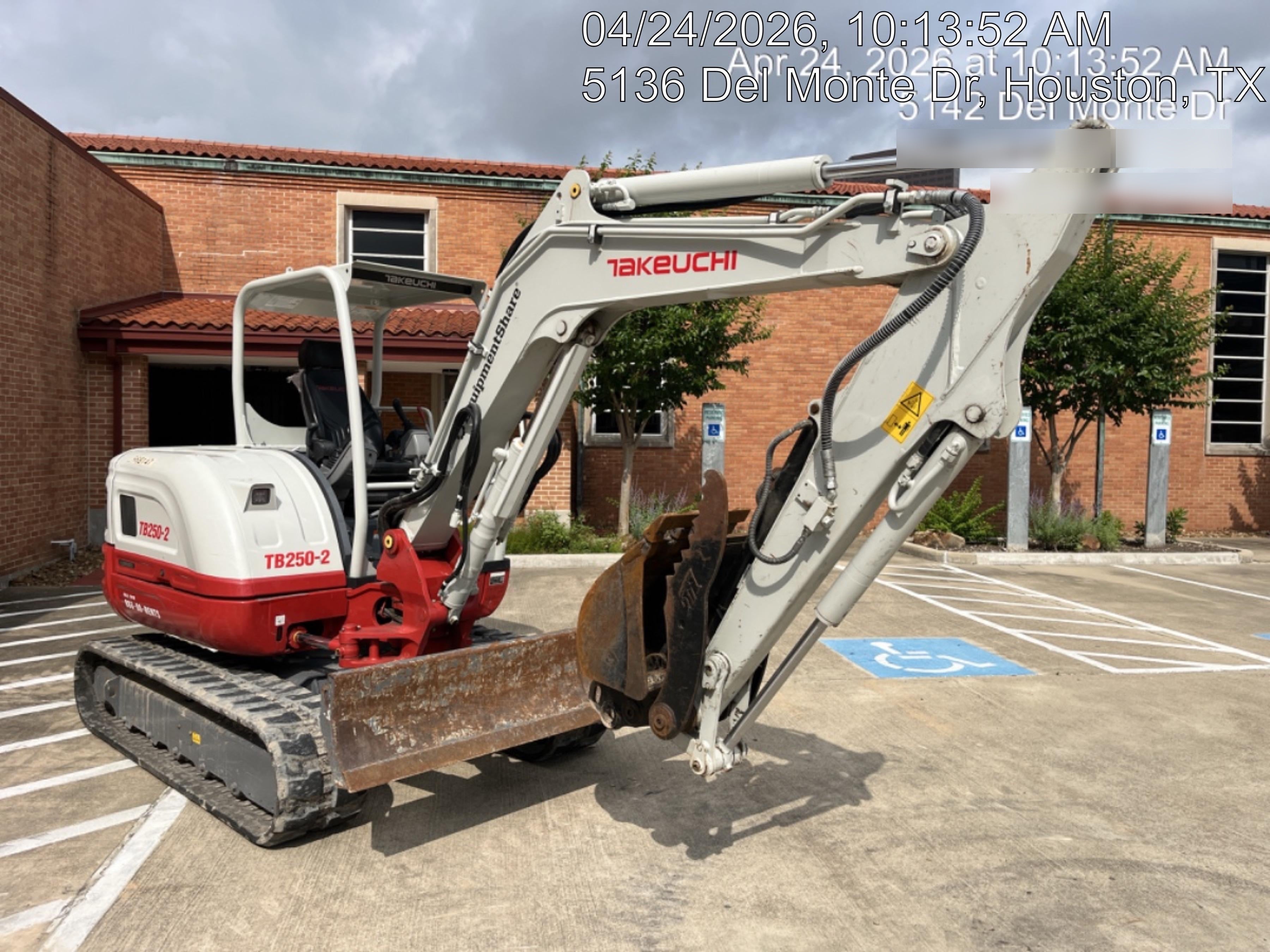 2025 TAKEUCHI TB250-2R