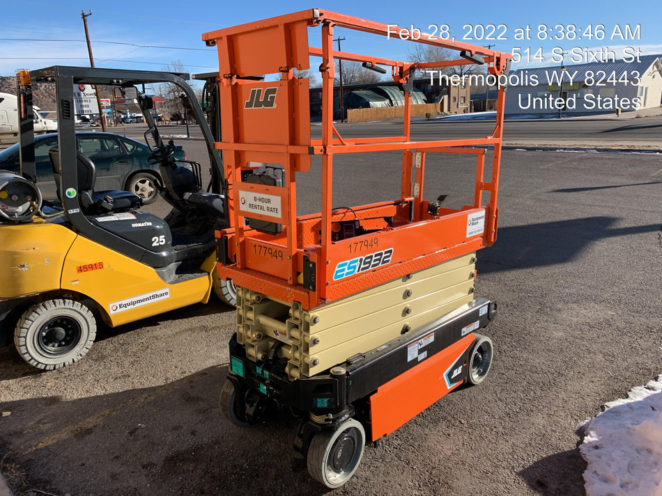 2021 JLG ES1932
