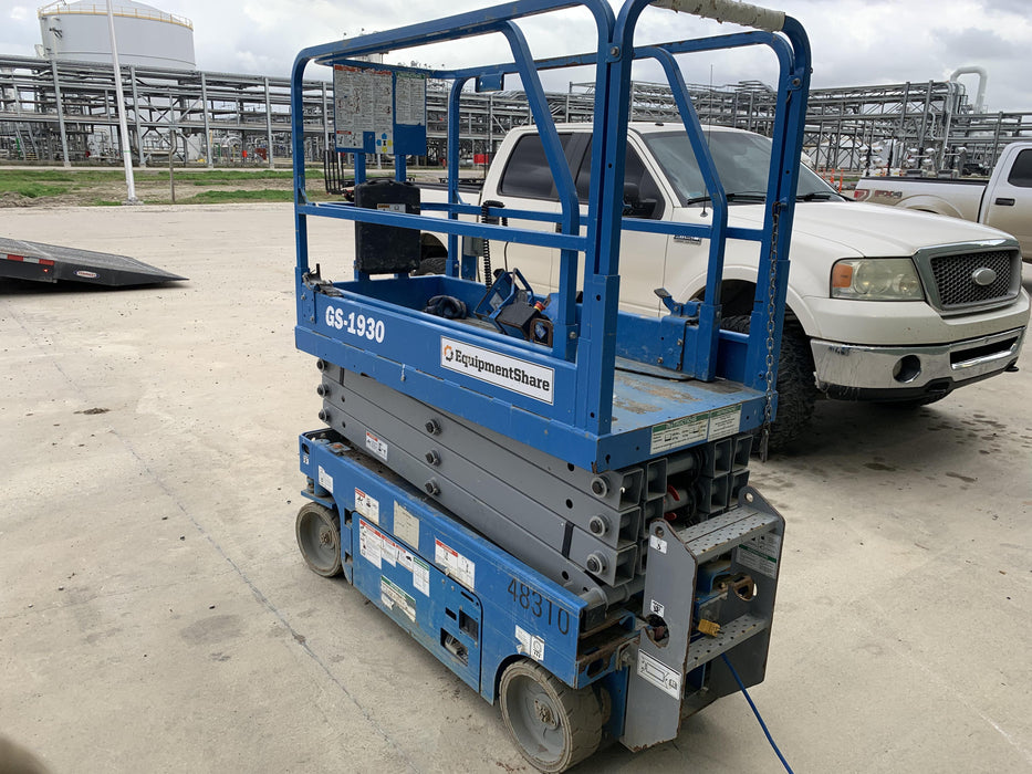 2019 Genie GS-1930 Fixed Rails with Chain Entry