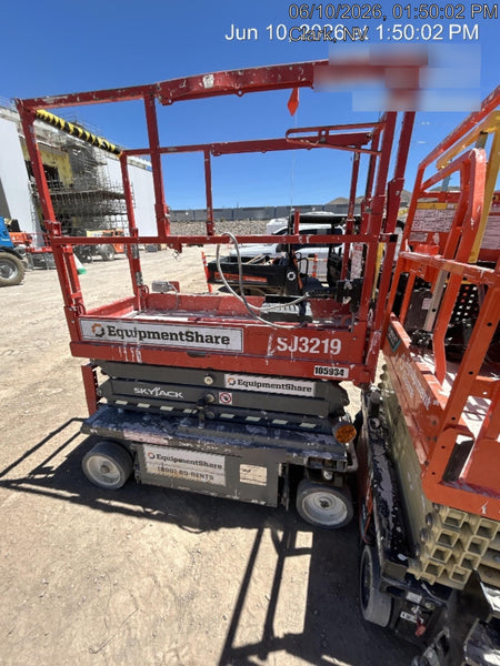 2020 Skyjack SJIII-3219 Solid NM Tires, Half height spring hinged entry gate, Dual Beacons, 800W Inverter