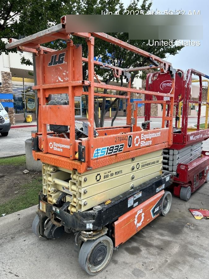 2022 JLG ES1932