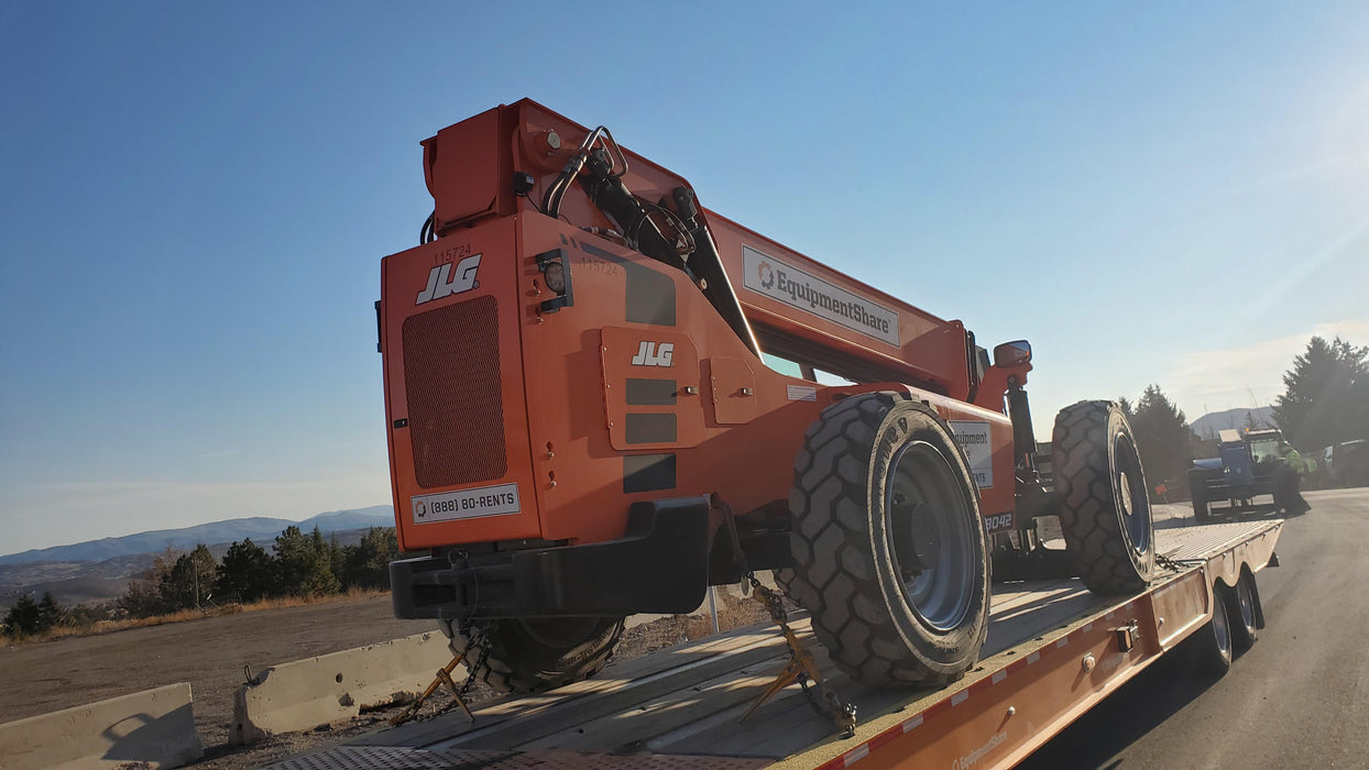 2020 Skytrak 8042 74 Hp, Cab-Heat ONLY, FF Tires, Work Lights, Beacon, Aux Hydraulics, Back up Alarm, Lifting Eye, ES Decals