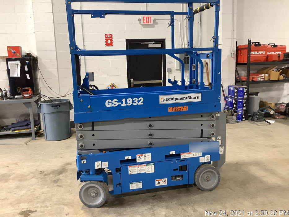2021 GENIE GS-1932