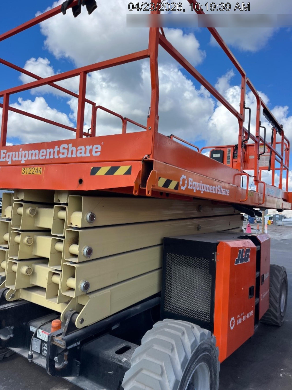 2023 JLG RT4394