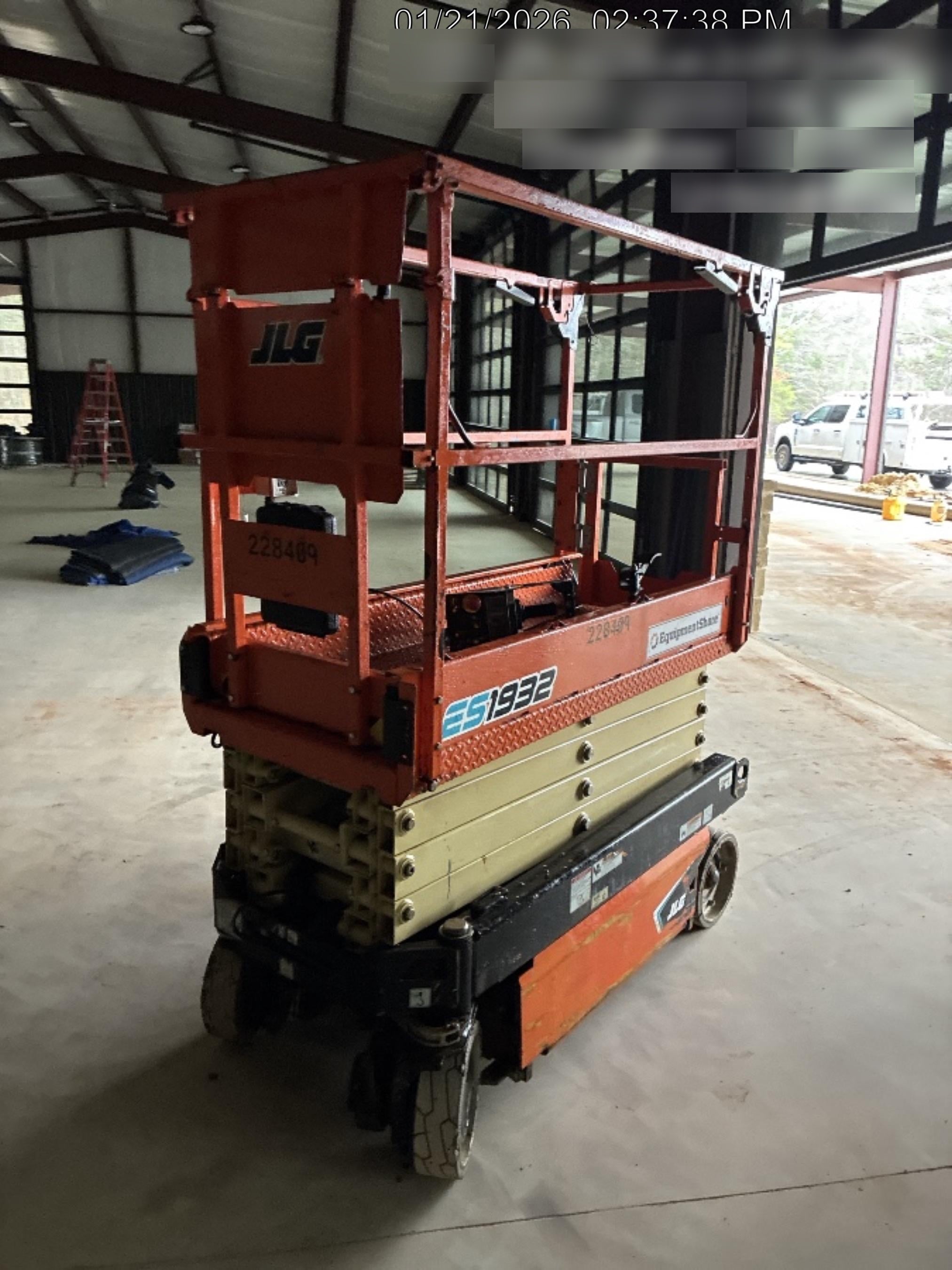 2022 JLG ES1932