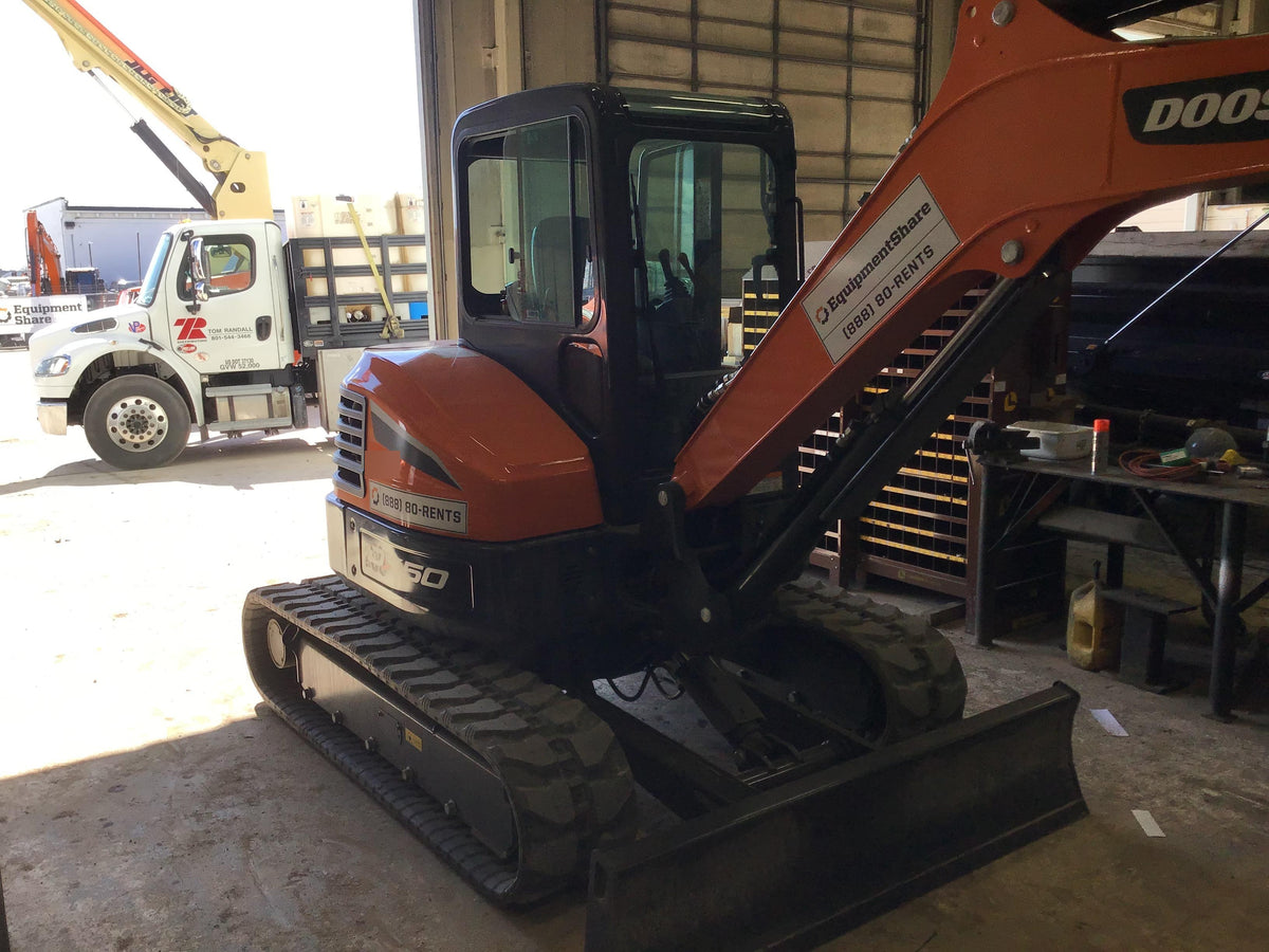 2019 DOOSAN DX50-5