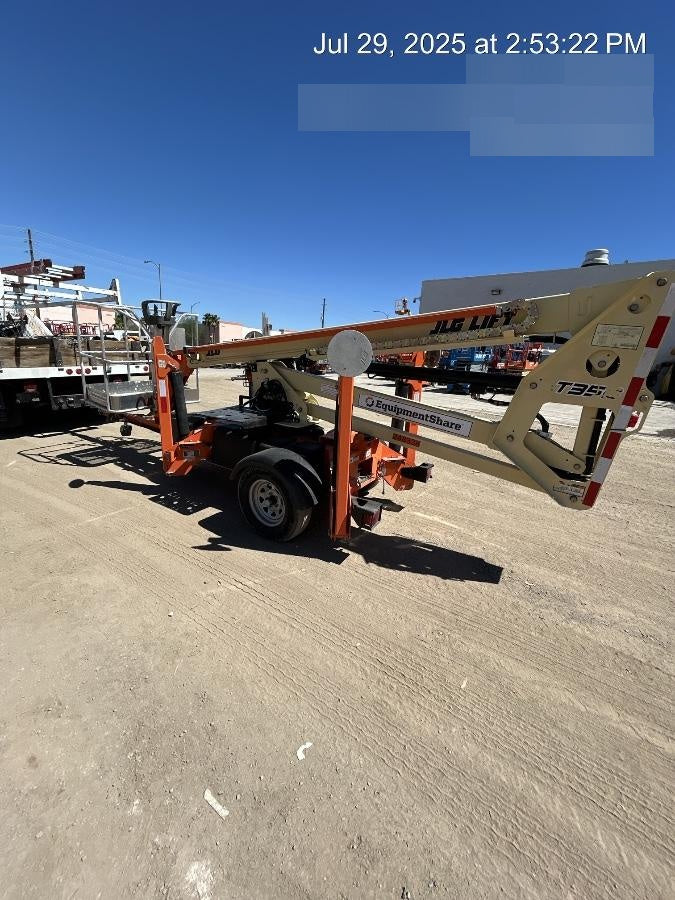 2022 JLG T350