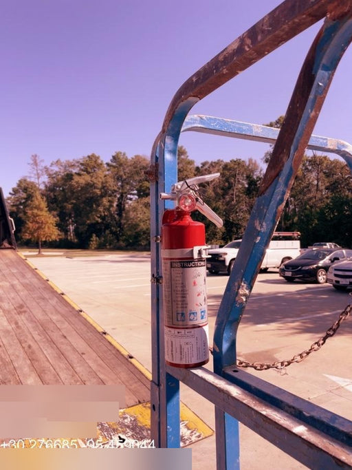 2017 Genie GS-1930 Genie GS-1930 Lift w/Fixed Rail and Chain Entry