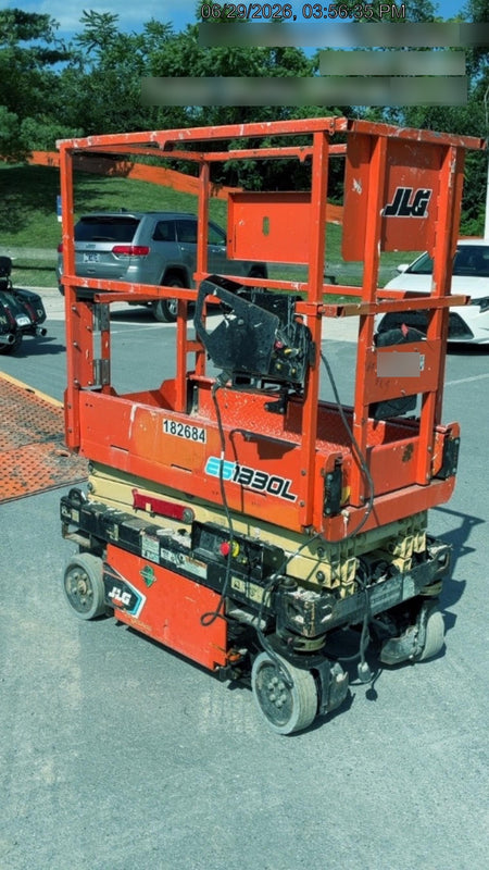2021 JLG ES1330L