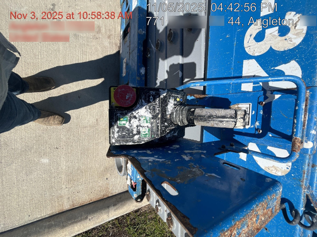 2017 Genie GS-3232 Genie GS3232 Narrow 32' Scissor Lift