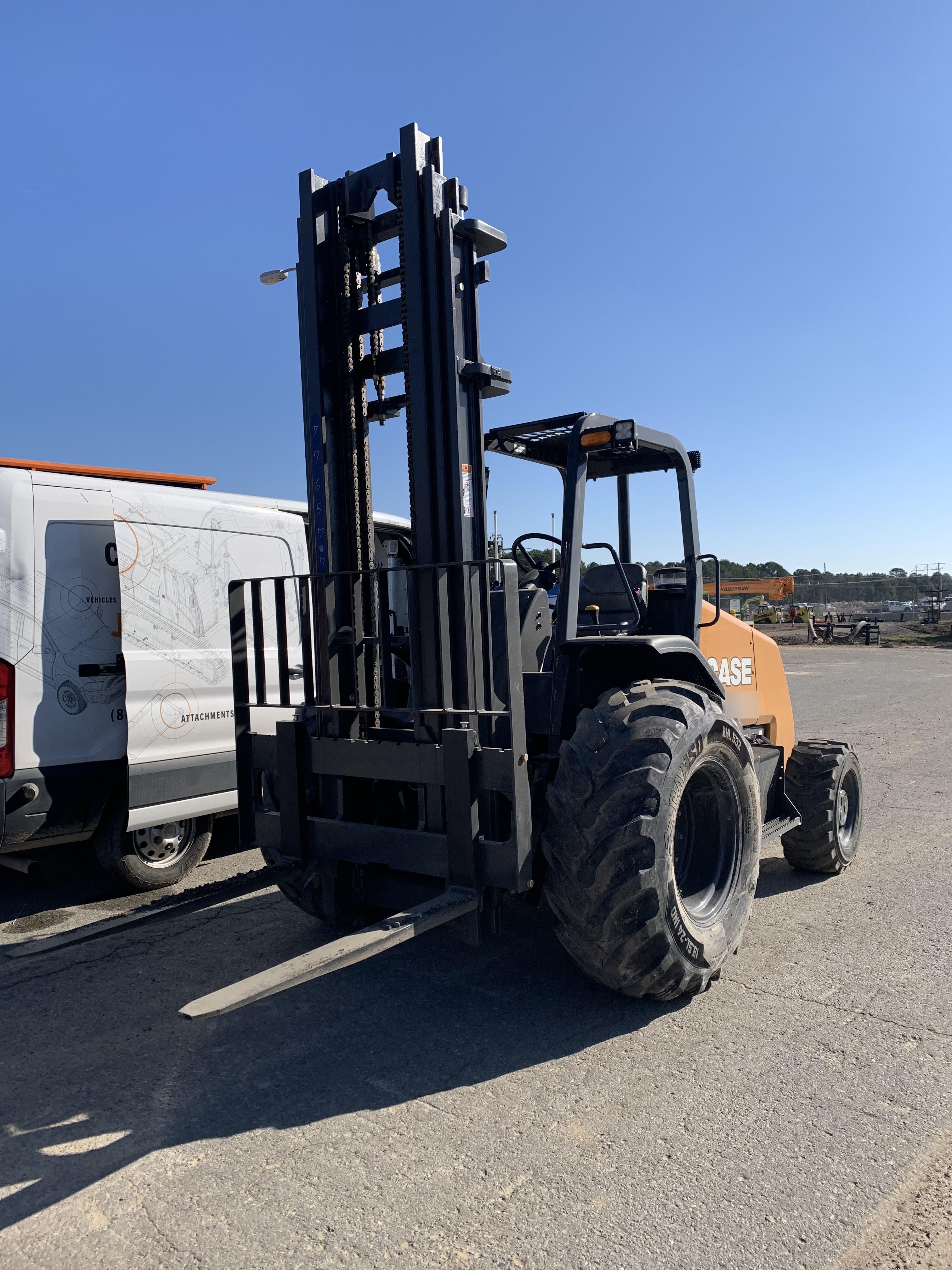 2023 CASE 588H
