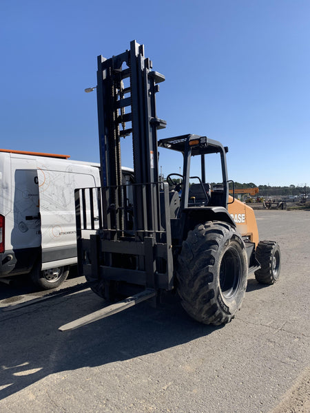 2023 CASE 588H