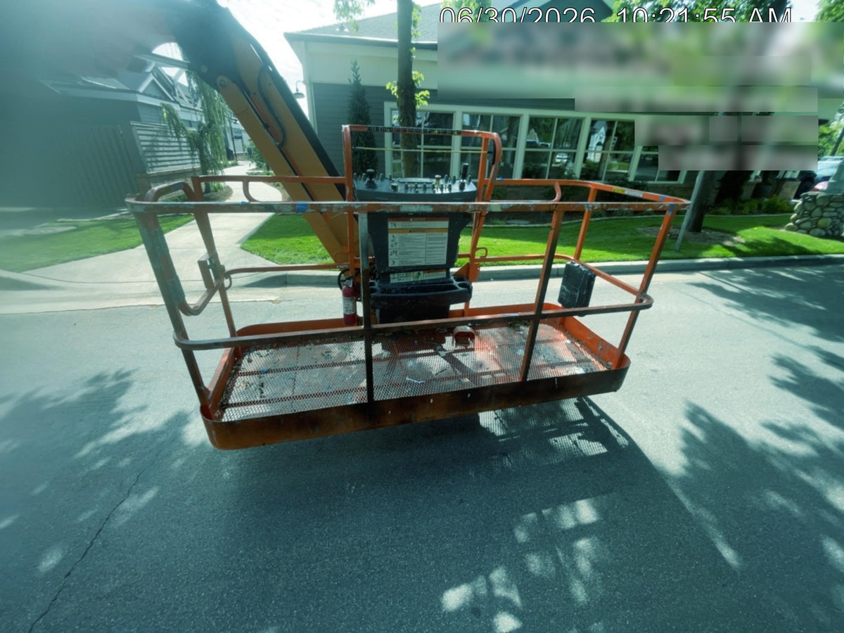2022 JLG 660SJ