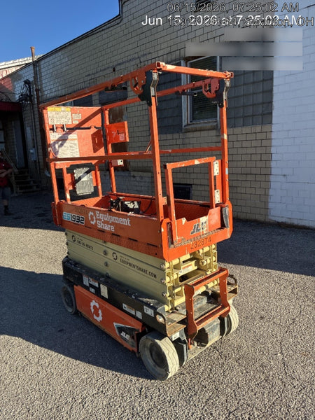 2022 JLG ES1932