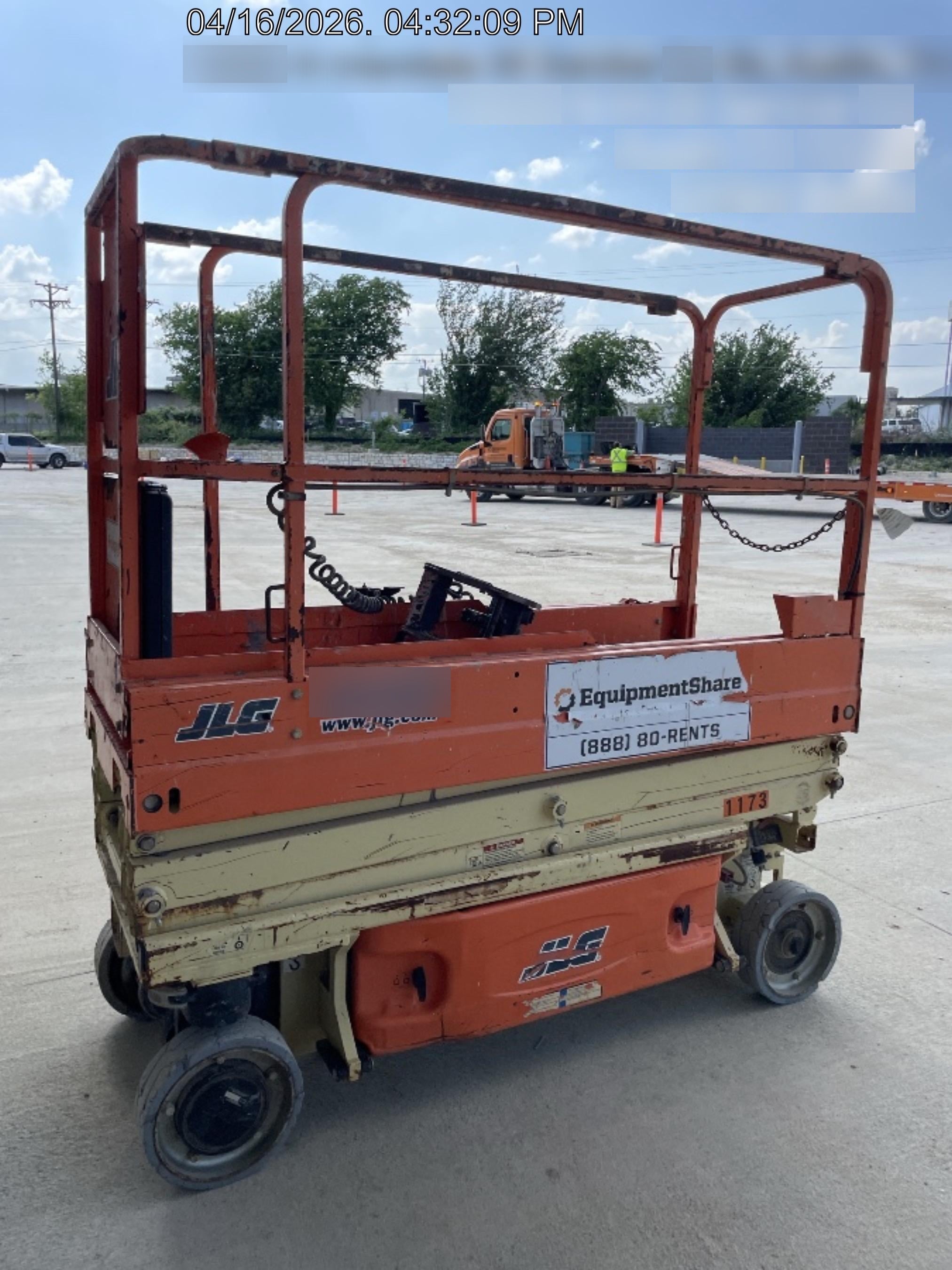 2016 JLG 1930ES