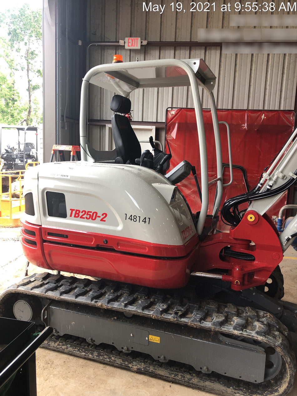 2021 TAKEUCHI TB250-2