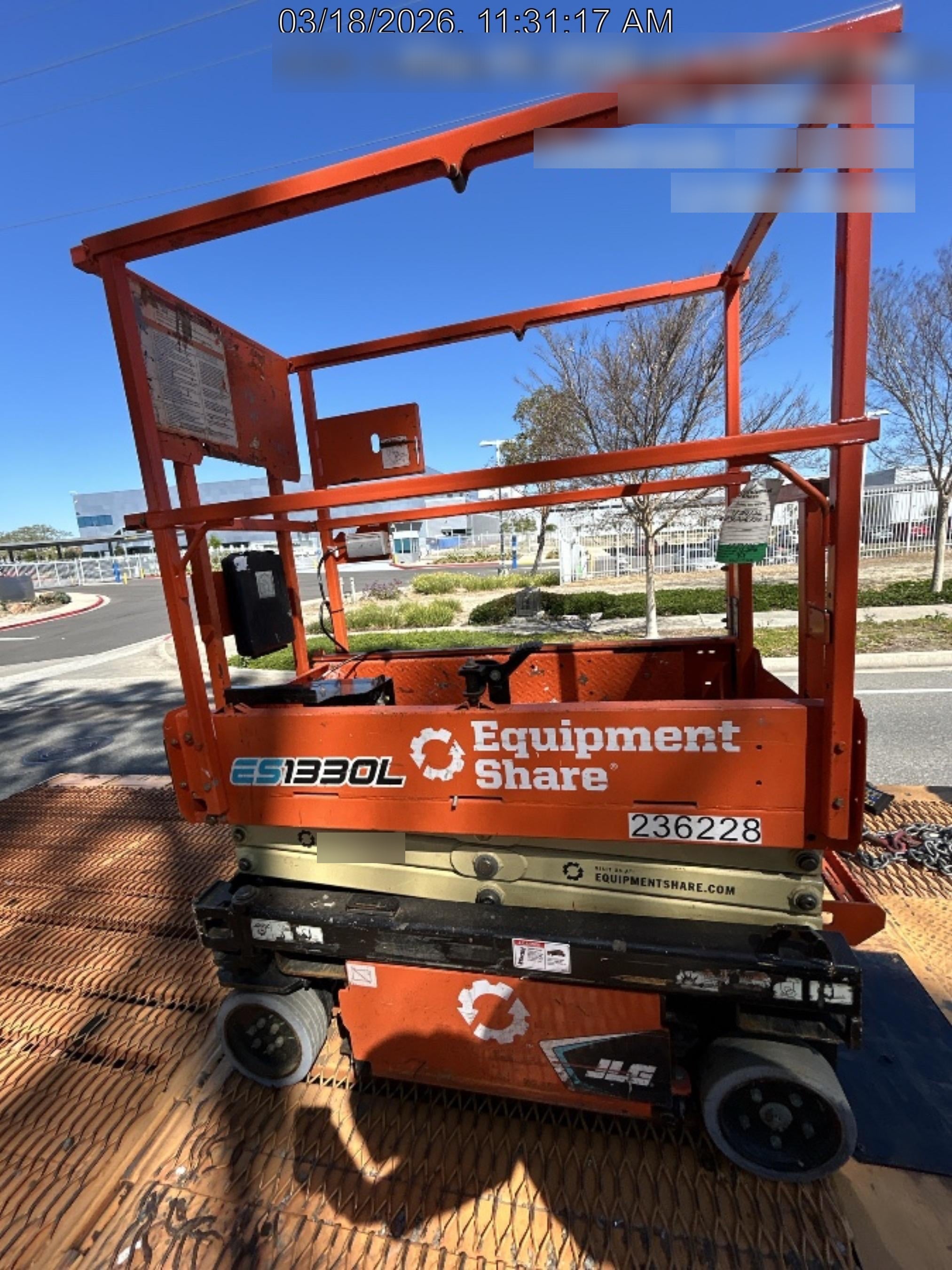 2022 JLG ES1330L