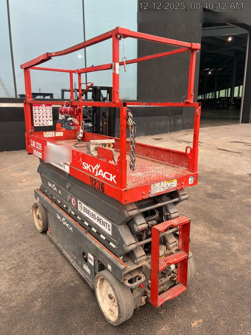 2018 Skyjack SJIII-3226 Skyjack SJIII3226 Scissor Lift w/Trojan Batteries
