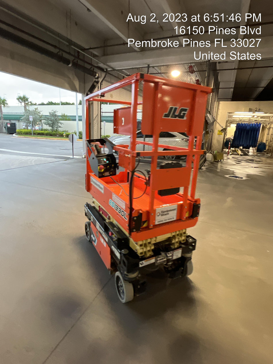 2021 JLG ES1330L
