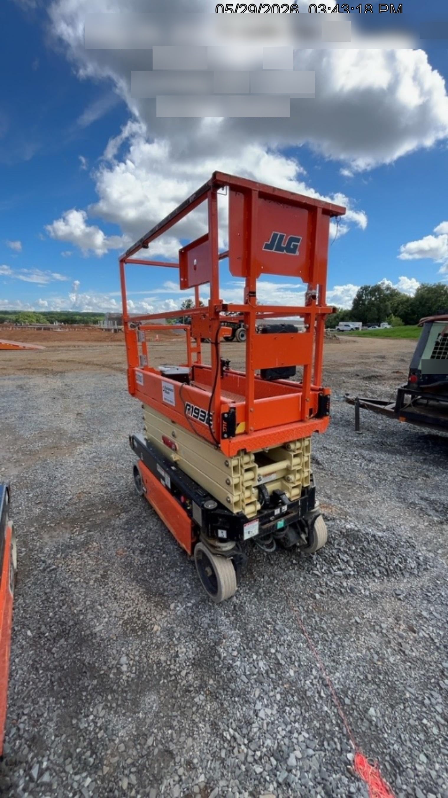 2022 JLG ES1932