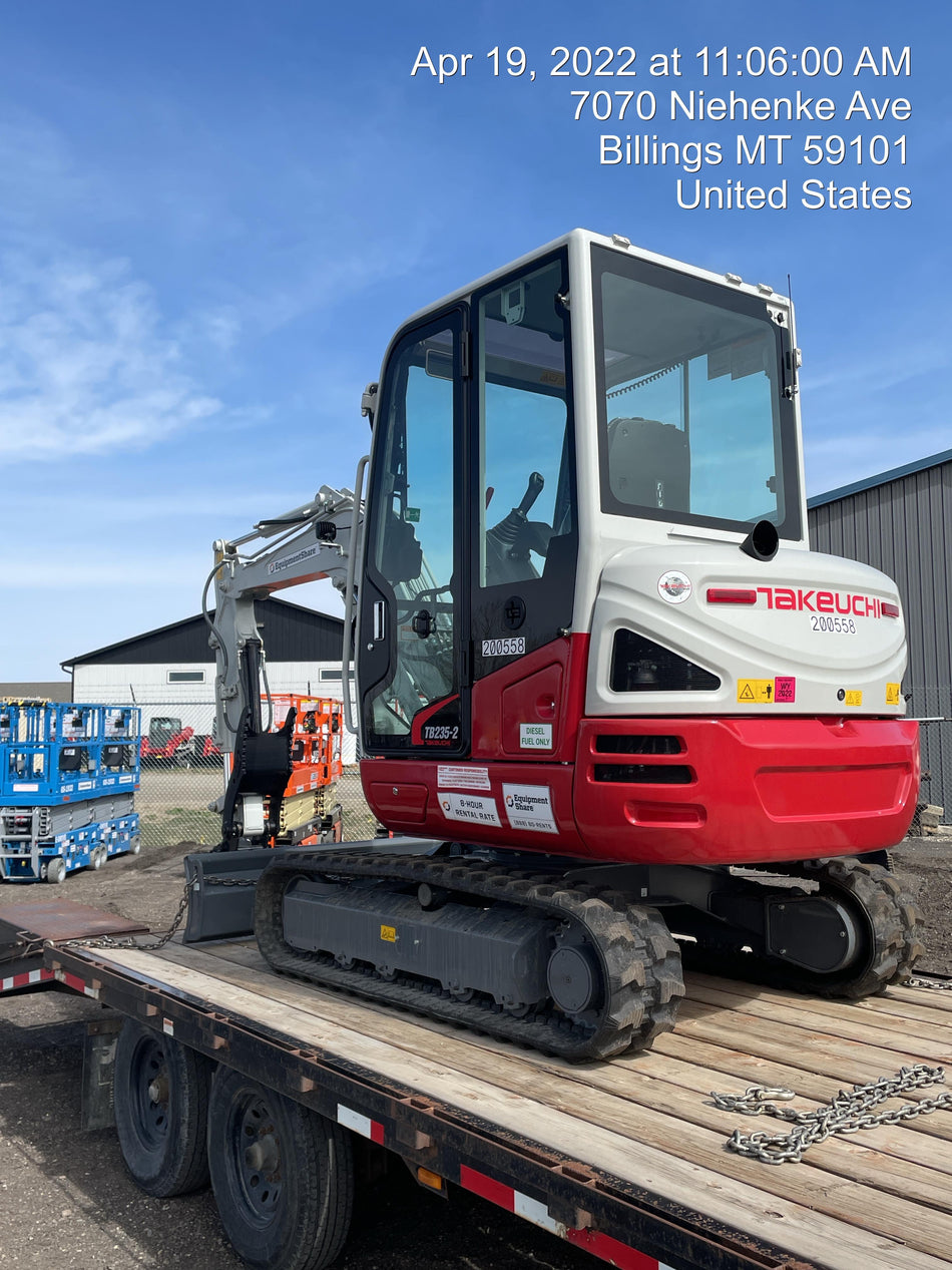 2022 TAKEUCHI TB235-2CR