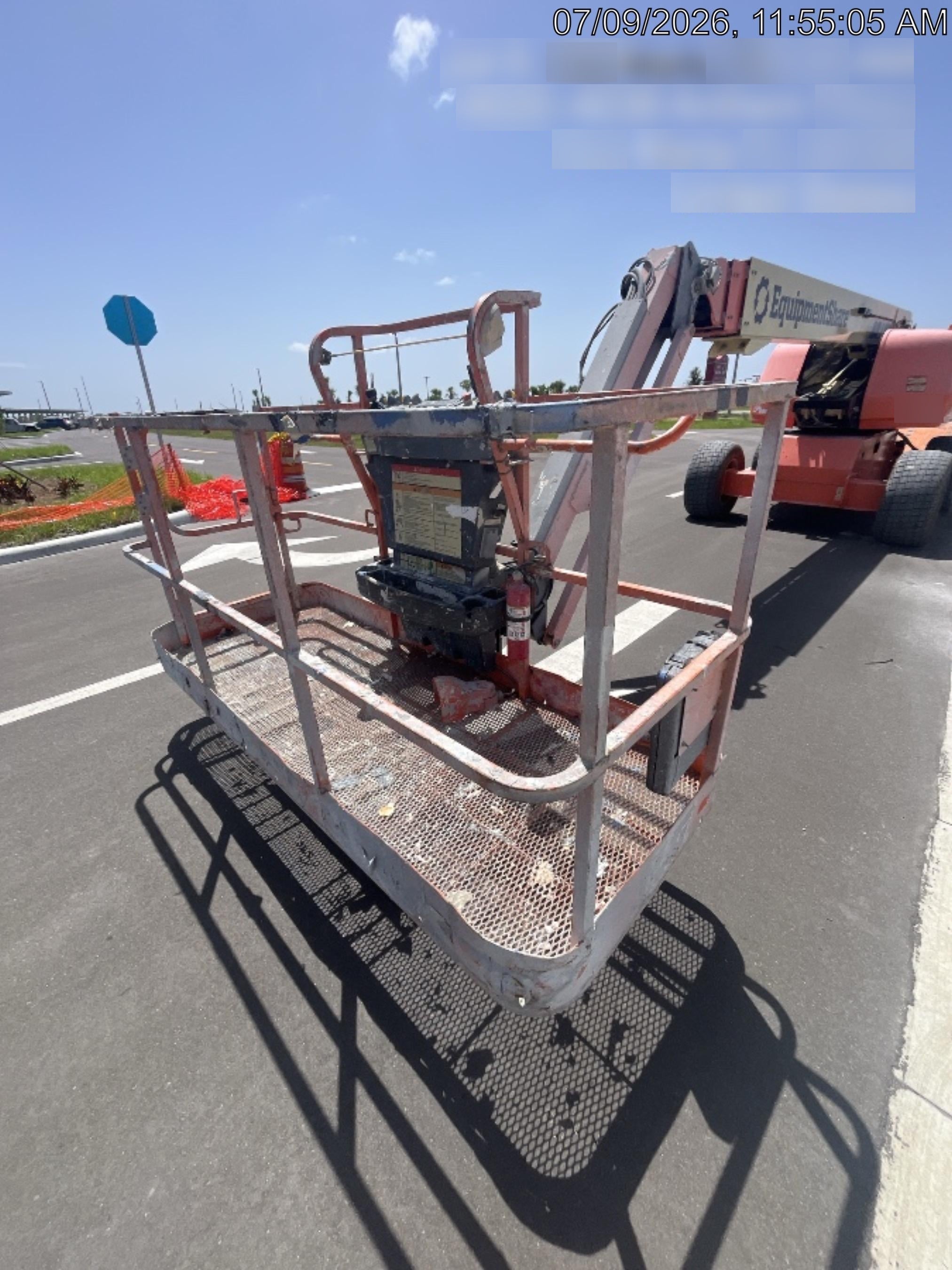 2022 JLG 660SJ