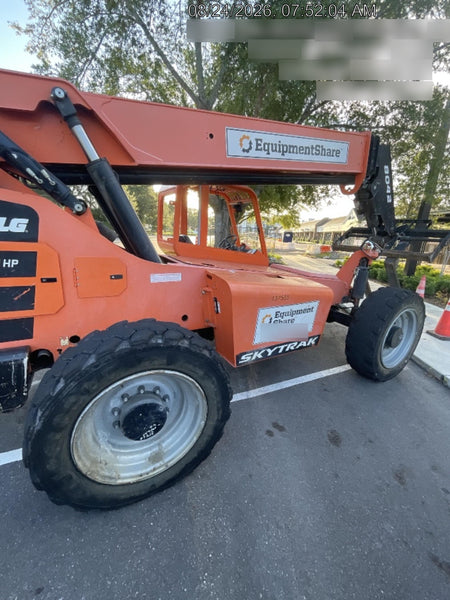 2021 JLG 8042