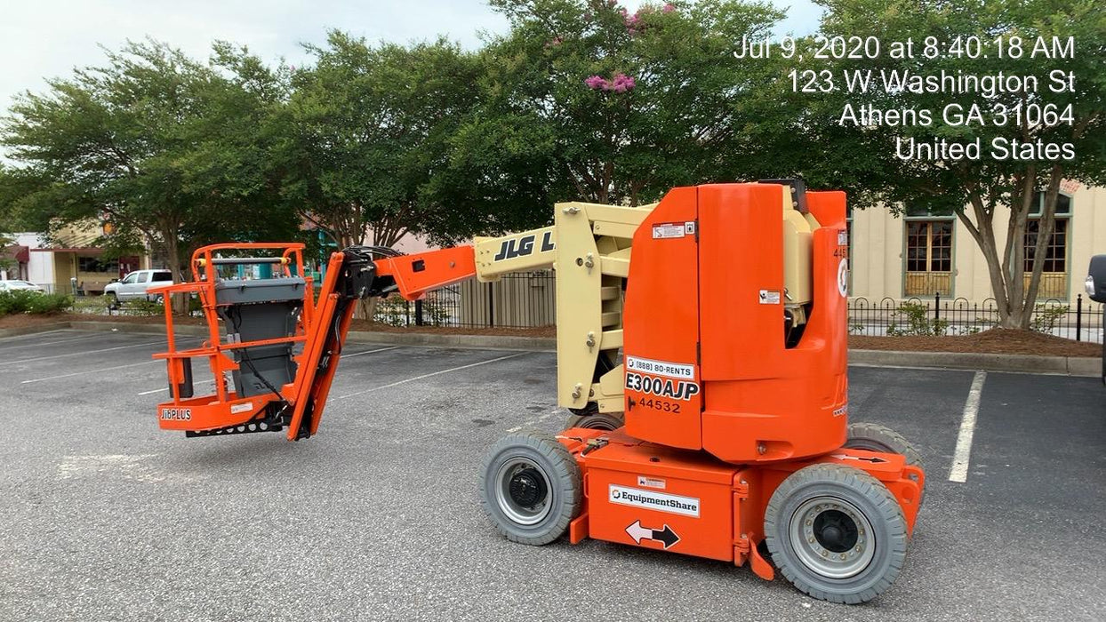 2019 JLG E300AJP