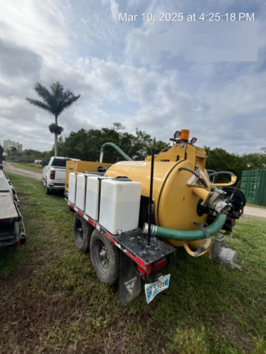 2022 VAC-TRON LP573XDT