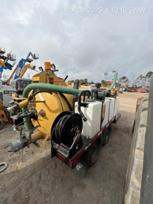 2022 VAC-TRON LP573XDT