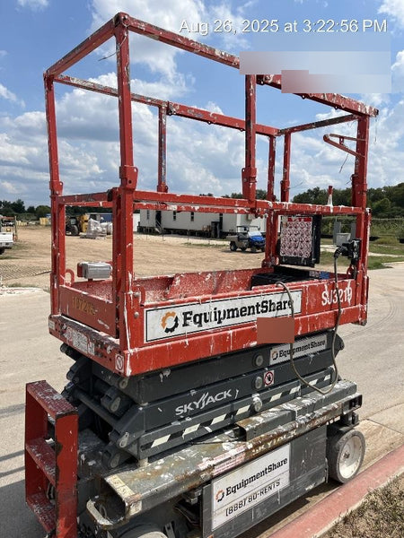 2020 Skyjack SJIII-3219 Solid NM Tires, Half height spring hinged entry gate, Dual Beacons, 800W Inverter