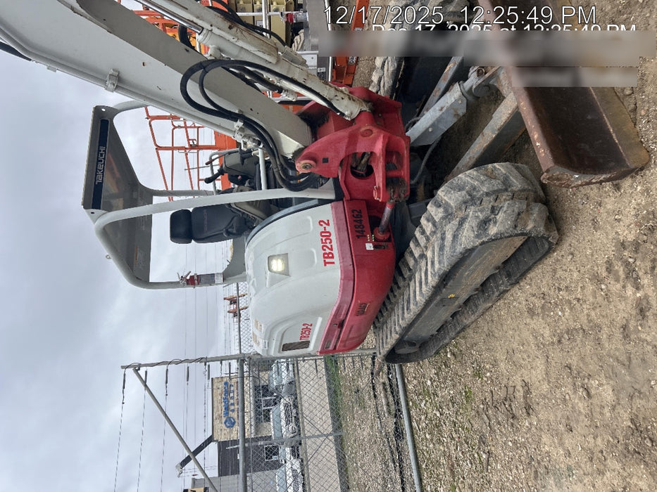 2021 TAKEUCHI TB250-2