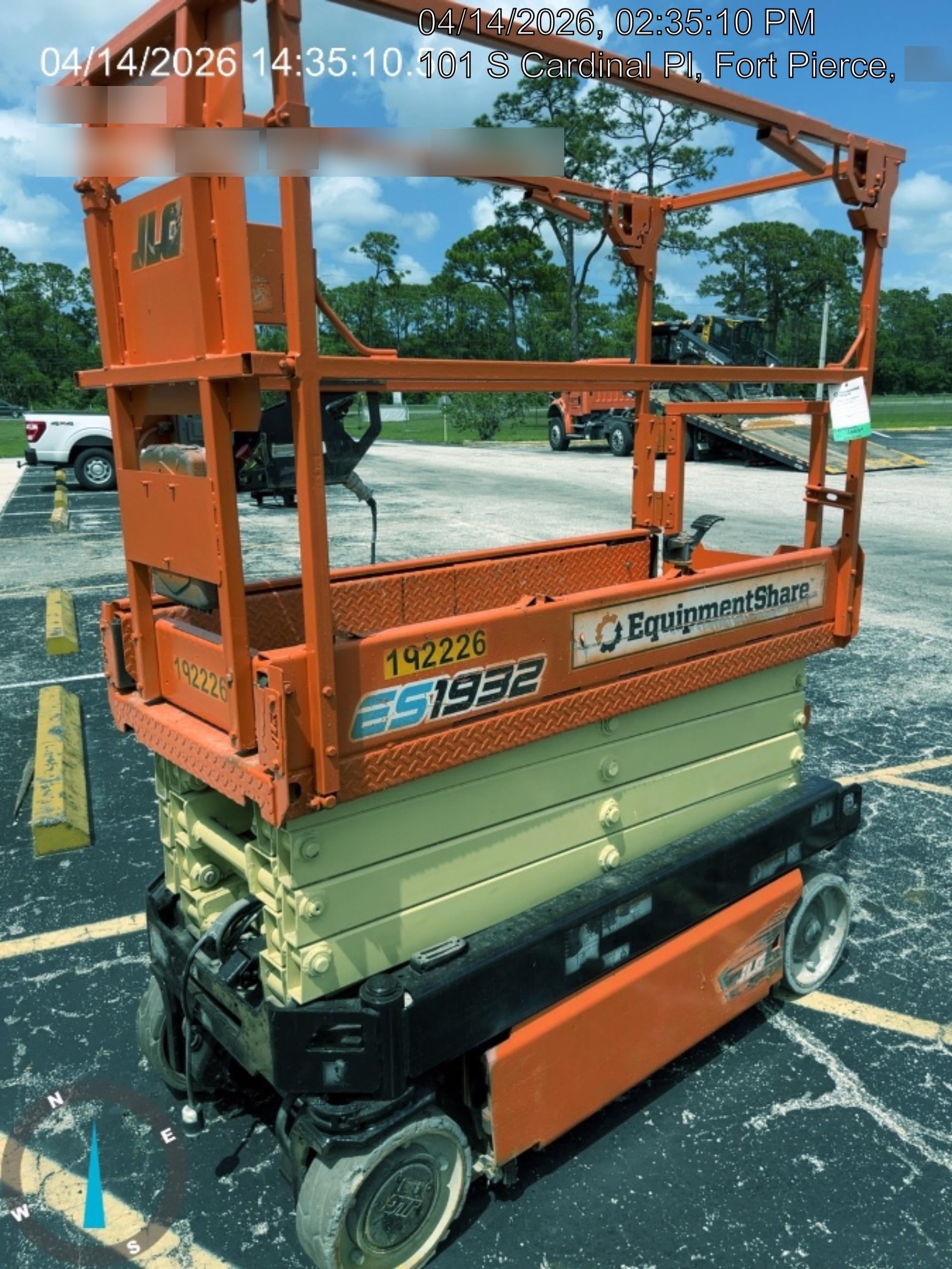 2021 JLG ES1932