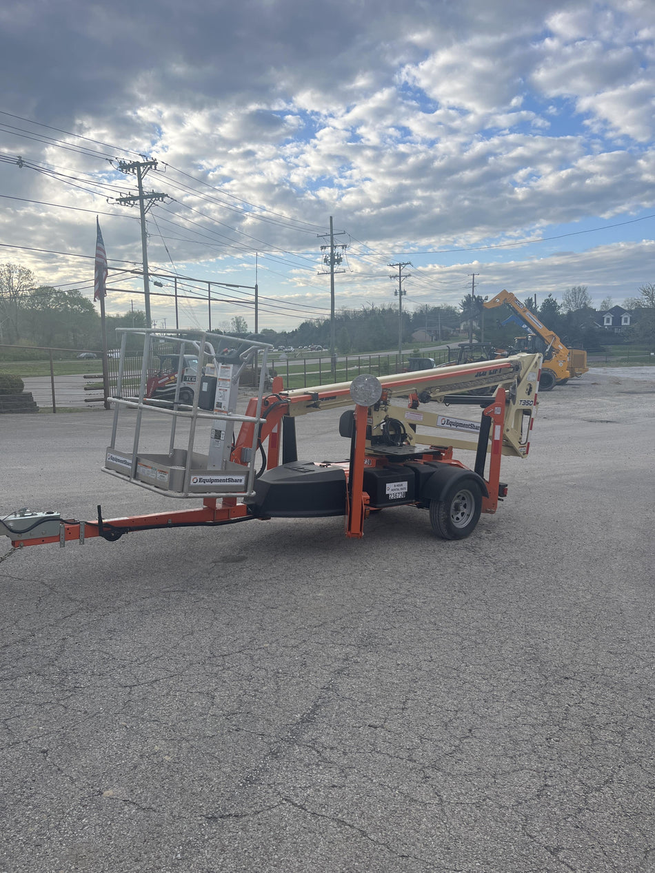 2022 JLG T350