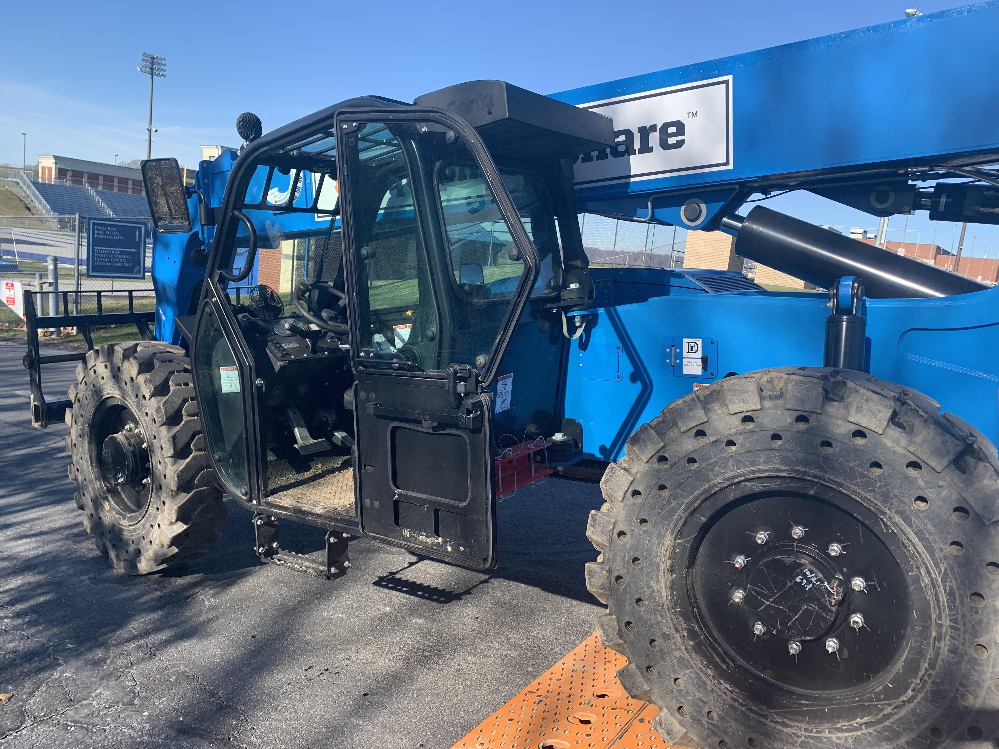2021 GENIE GTH-844