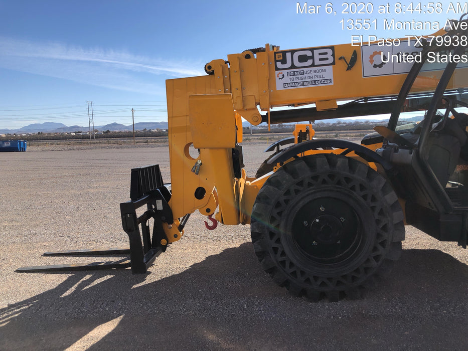 2020 JCB 510-56 Canopy, 74 HP, Solid Tires, STD Worklight, Beacon, Aux Hydraulics, Lifting Eye, Back up Alarm w/66" Carriage/60" Forks