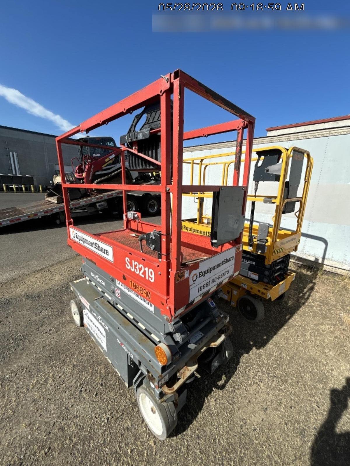 2020 Skyjack SJIII-3219 Solid NM Tires, Half height spring hinged entry gate, Dual Beacons, 800W Inverter