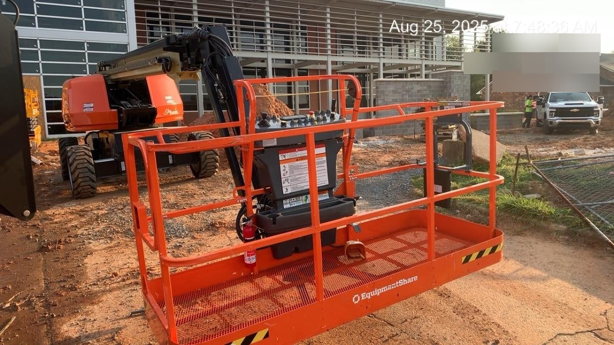 2025 JLG 660SJ