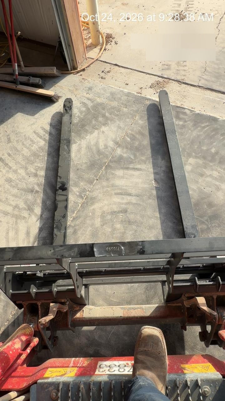2026 ARROW MATERIAL HANDLING 72" Pallet Forks - Arrow